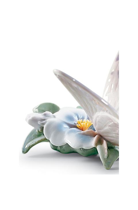 Refreshing Pause Butterfly Figurine - Lladro-USA