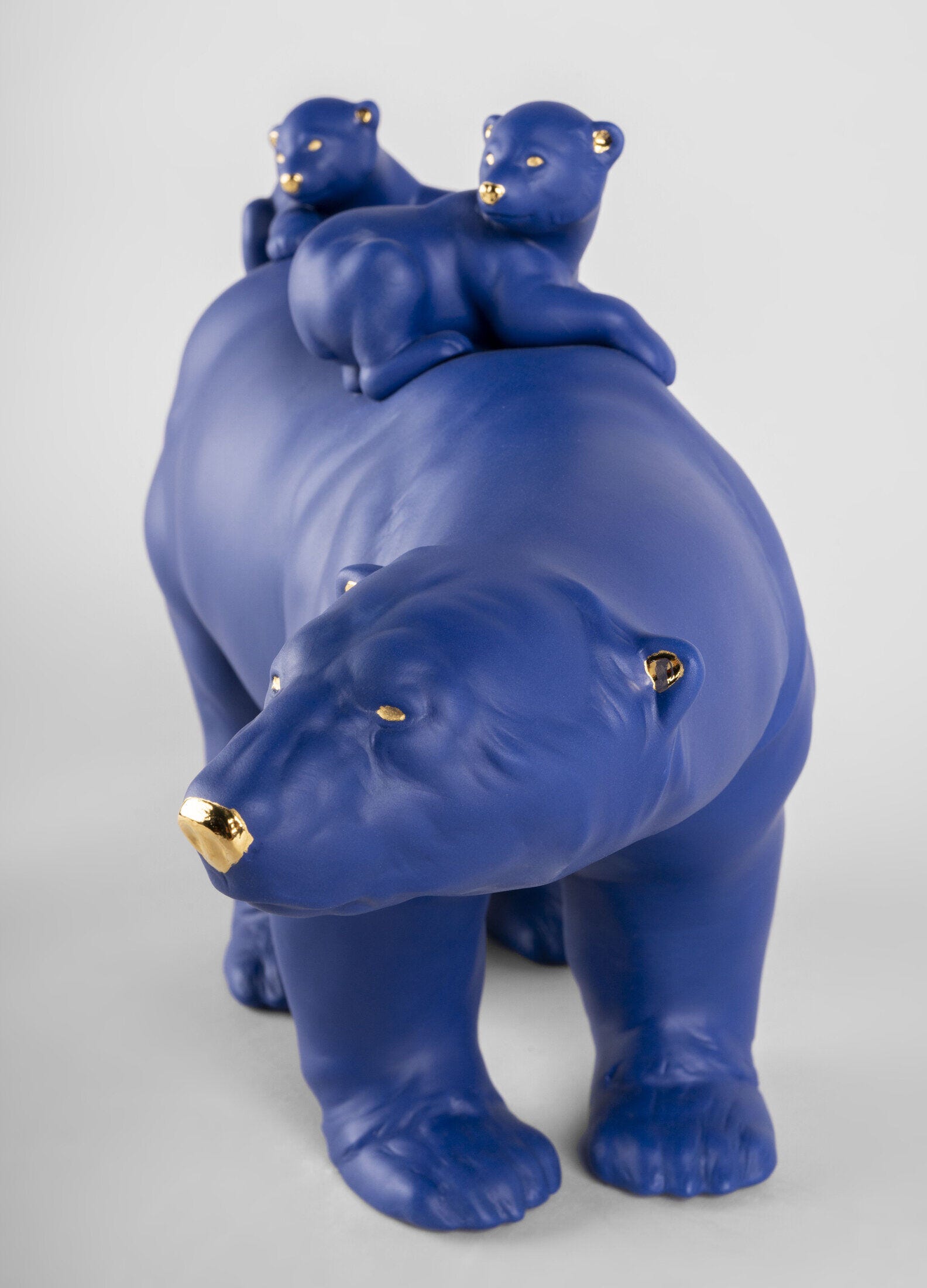 シロクマ(Bold Blue) =Limited Edition= - Lladro-Japan