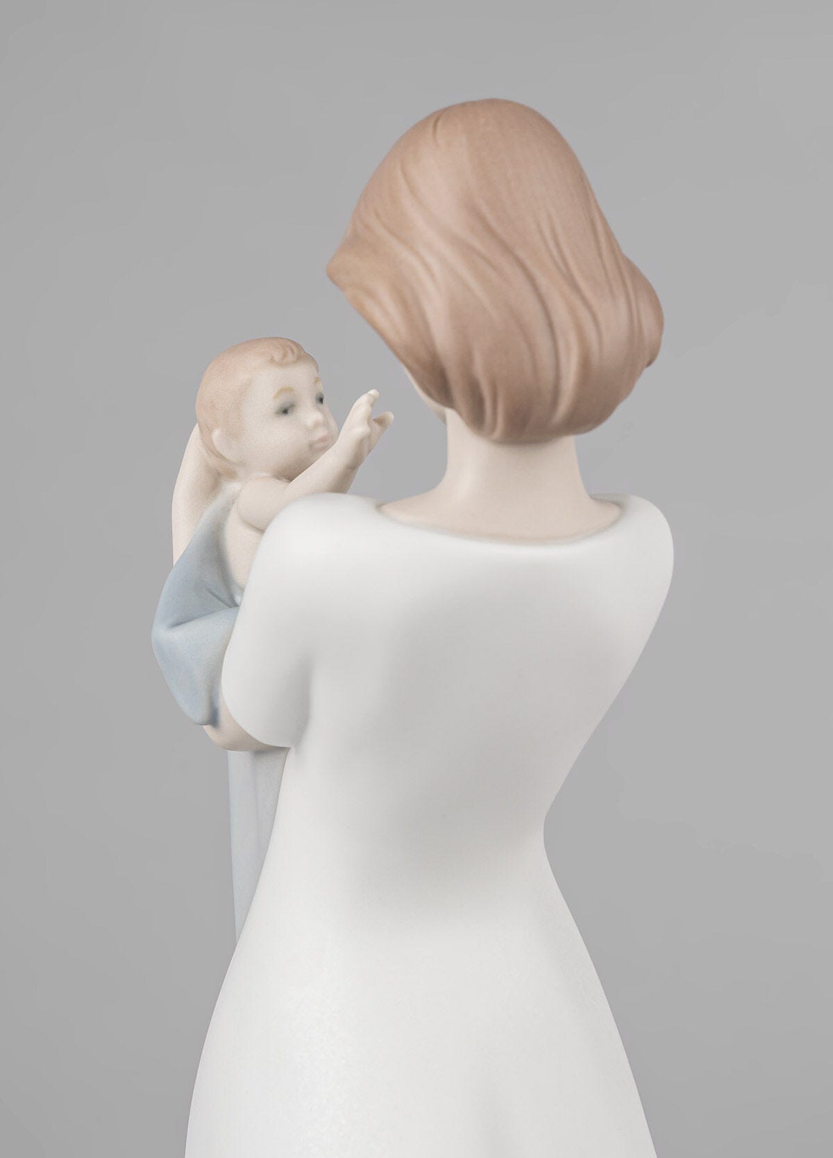 Lladro Tuesday’s child sale nino martes