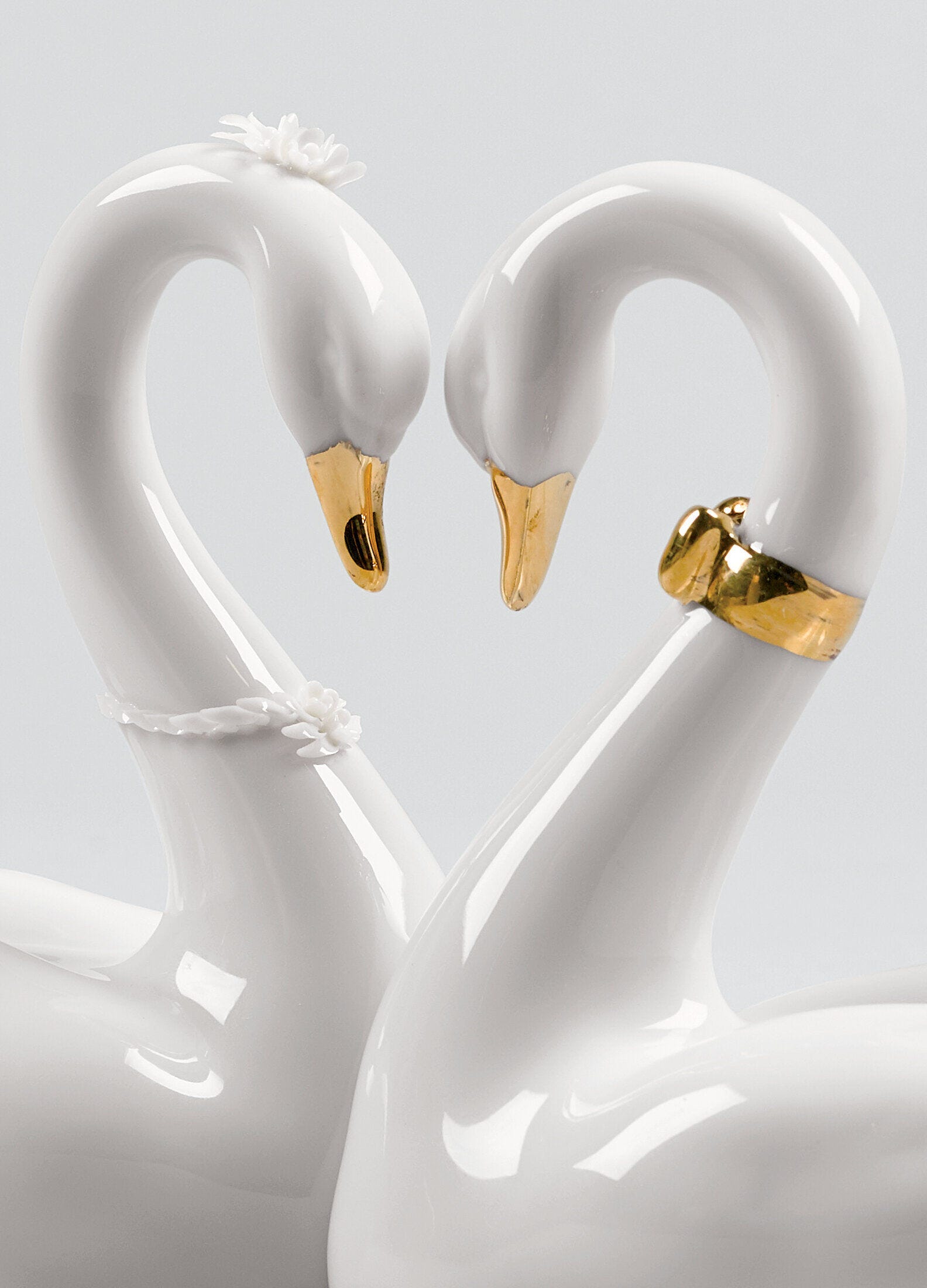 Endless Love Swans Figurine. Golden Luster - Lladro-USA