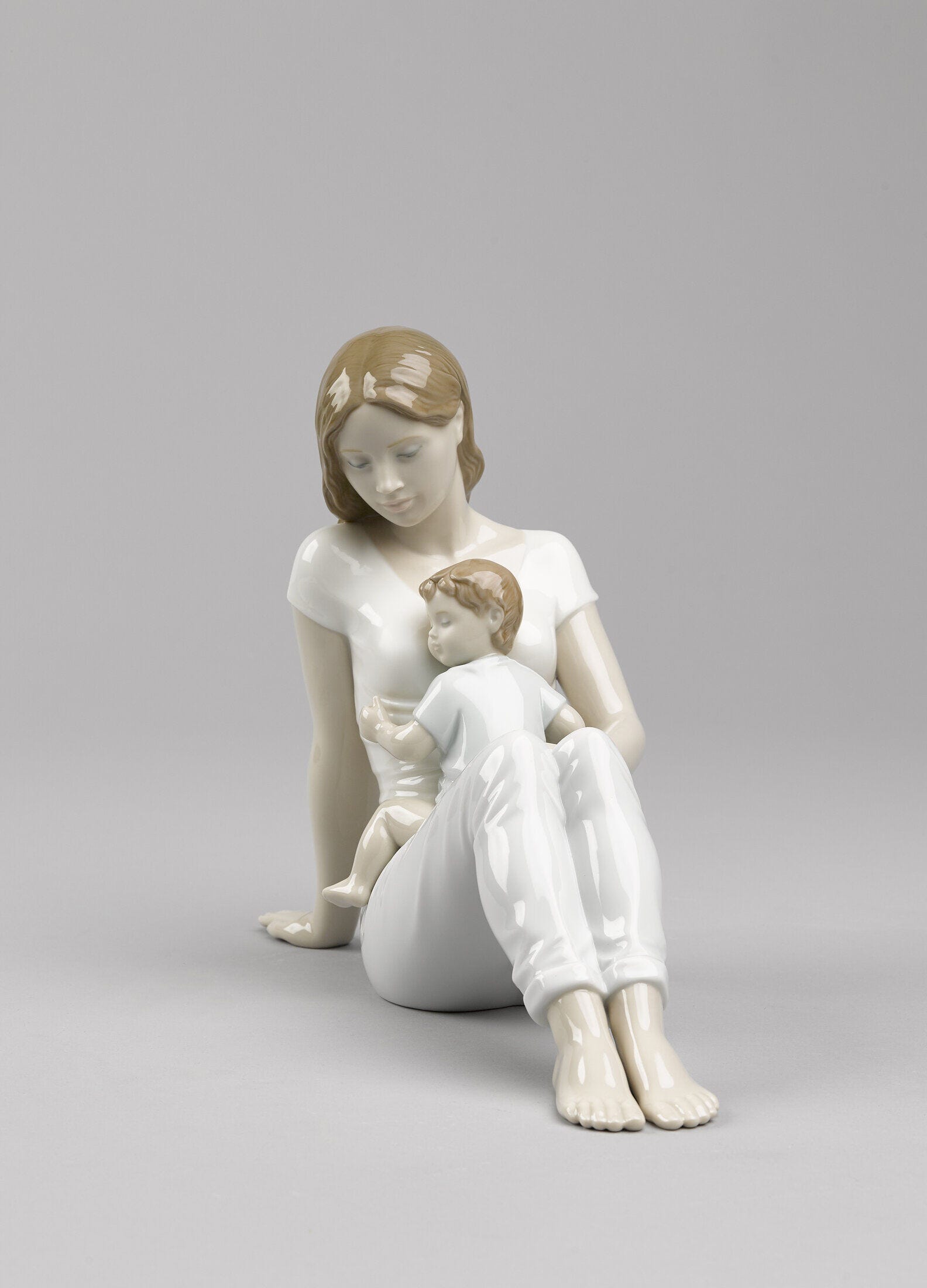 A mother's love Figurine Type 445