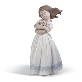 Tender innocence Girl Figurine - Lladro-USA