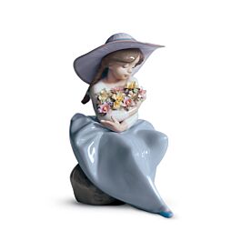 Official Lladró Porcelain Figurine Fragrant Bouquet Girl, Lladró Figurine, Lladró  Sculpture, Lladró Spain, Lladró Women, Lladró Retired Art 