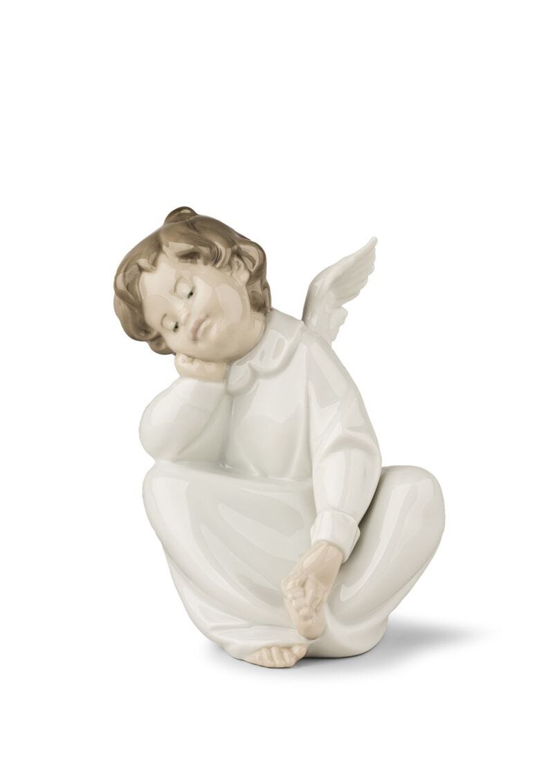 Angel Dreaming Figurine in Lladró