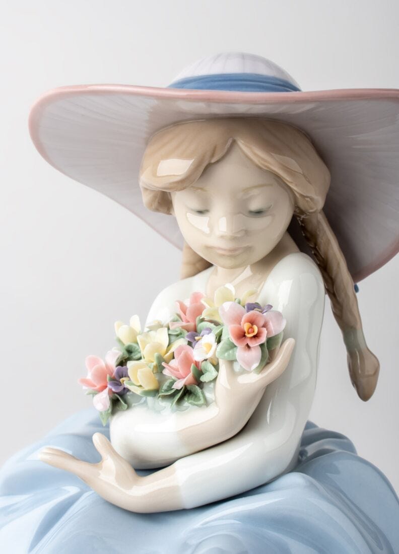 Fragrant Bouquet Girl Figurine in Lladró