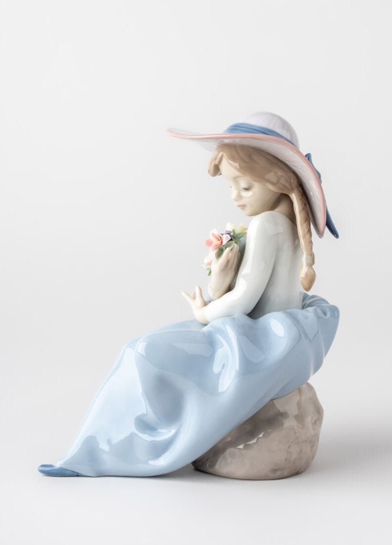 Fragrant Bouquet Girl Figurine in Lladró