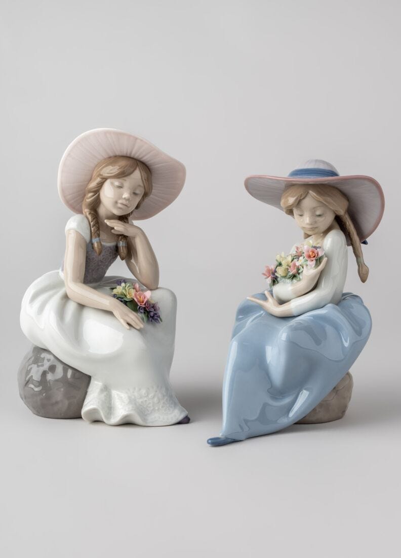 Fragrant Bouquet Girl Figurine in Lladró