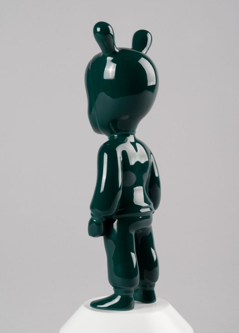 The dark green Guest Sculpture. Small model in Lladró