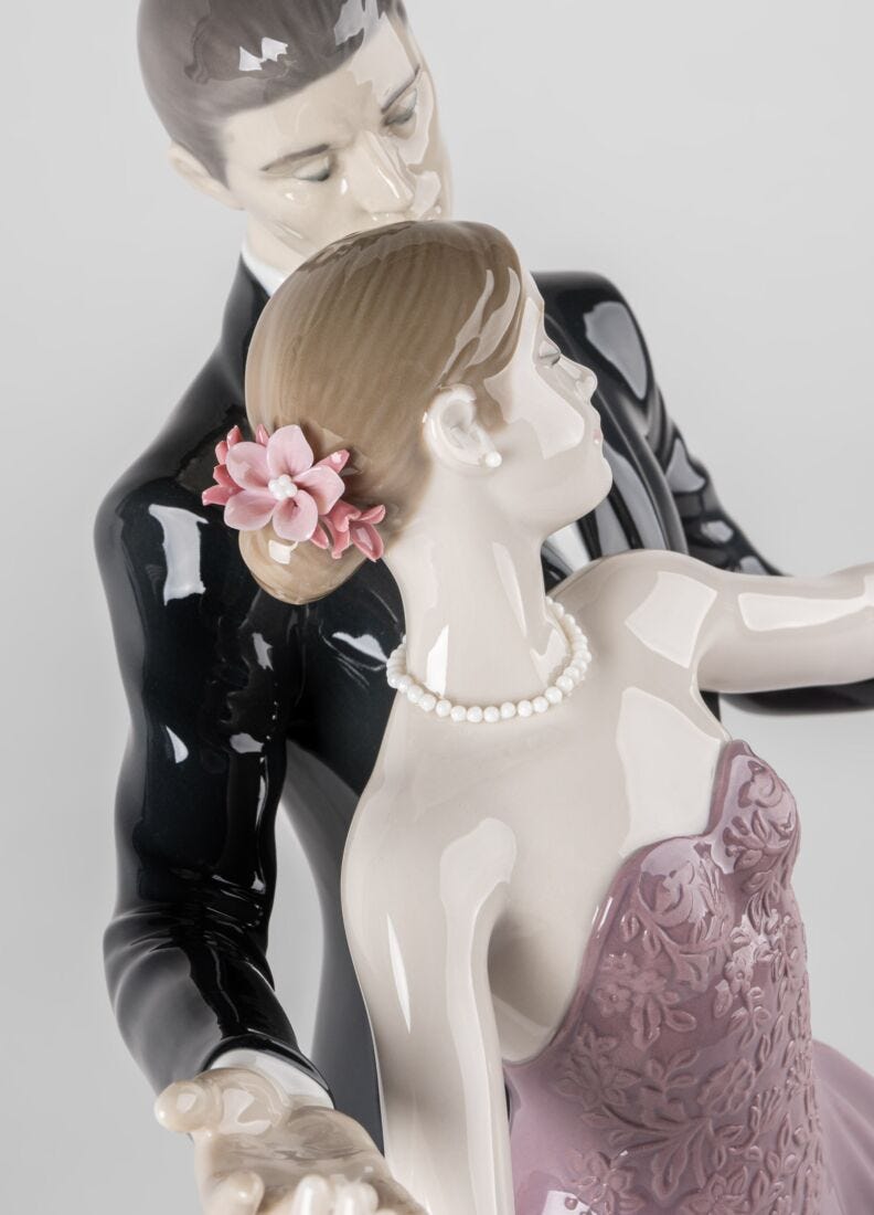 Anniversary waltz Sculpture | Lladro Official JAPAN
