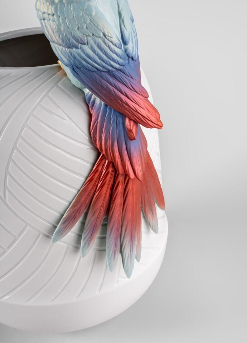 Cockatoo vase in Lladró