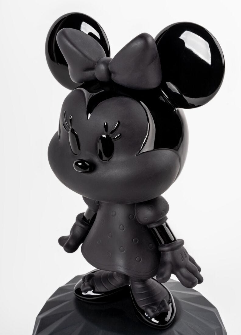 Minnie Total Black Sculpture in Lladró