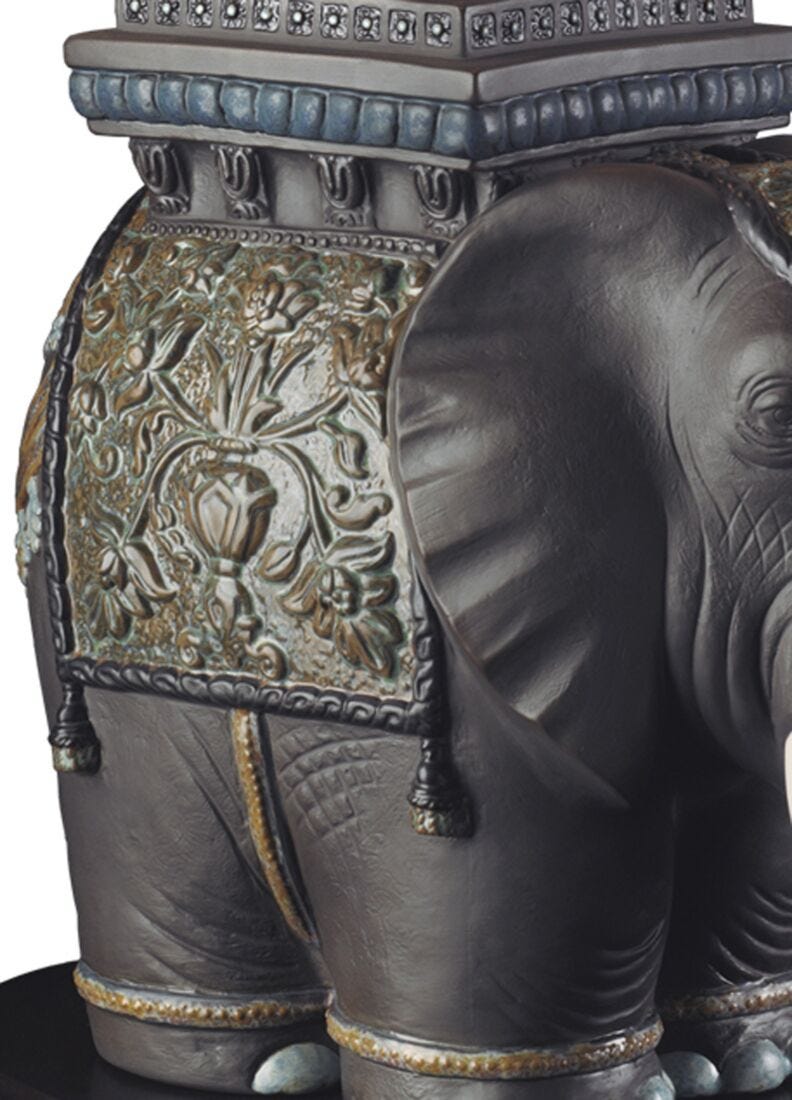 Siamese Elephant Table Lamp (JP) in Lladró