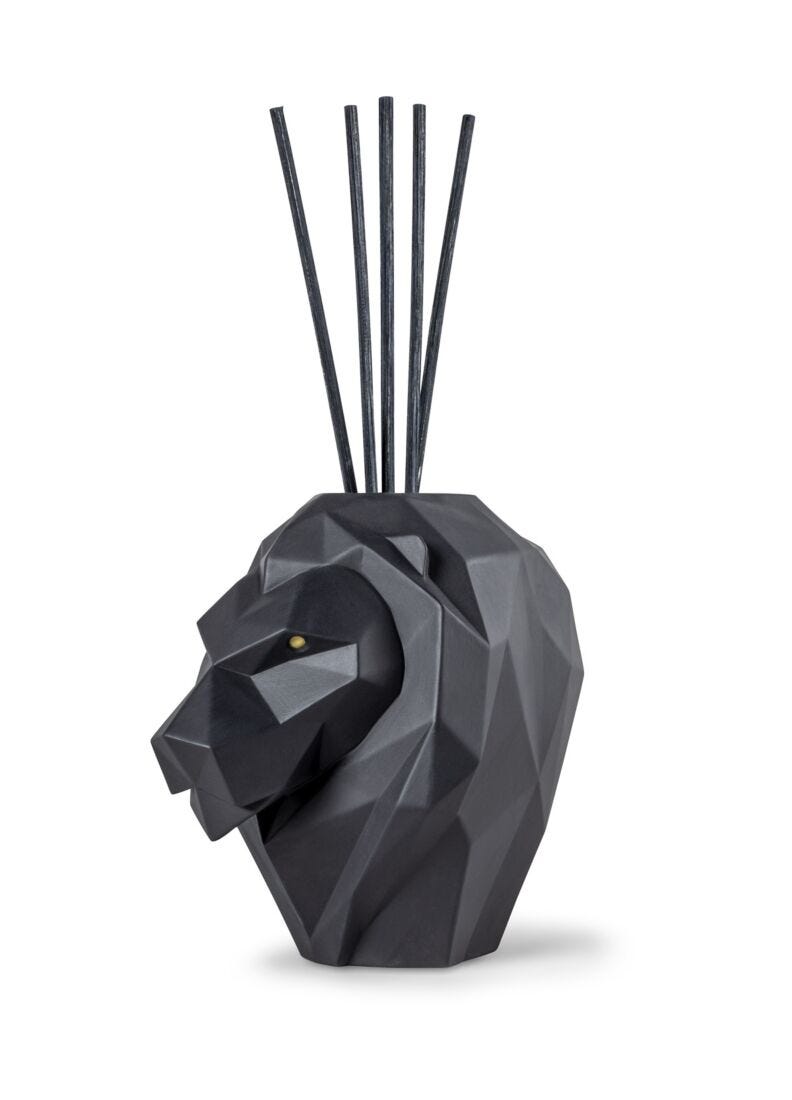 Lion perfume diffuser. Unbreakable spirit Scent in Lladró