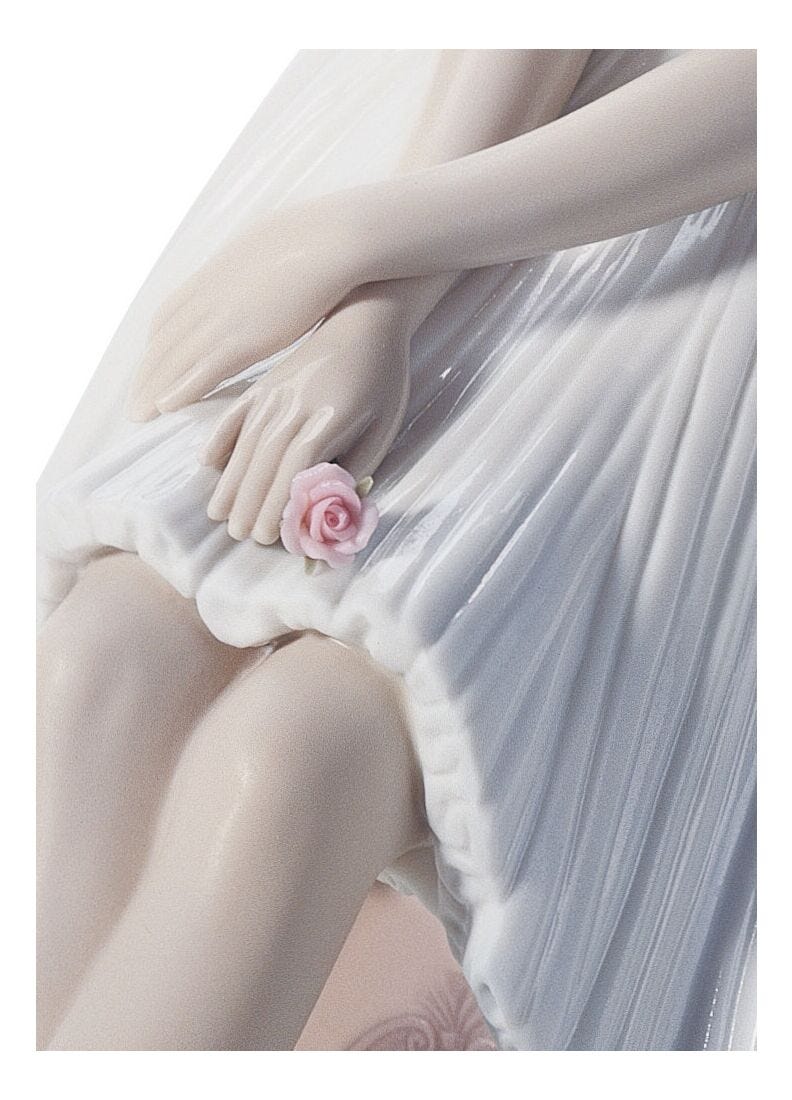 Refinement Ballet Woman Figurine - Lladro-USA