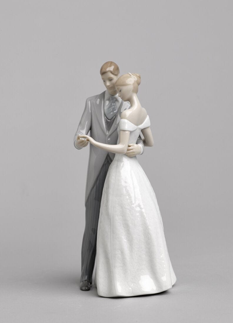 Lladro Couple From The Artic 1971-99 Porcelain Figurine 2038M