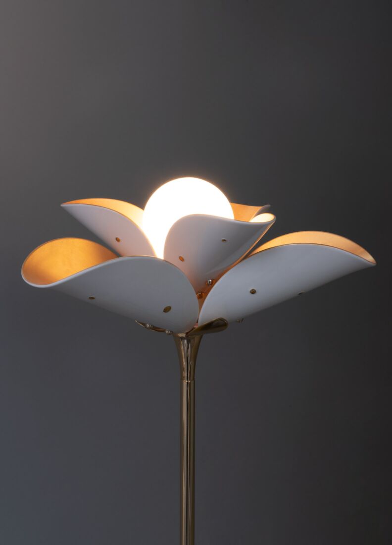 Blossom Floor Lamp. White and Golden Luster. (UK) in Lladró