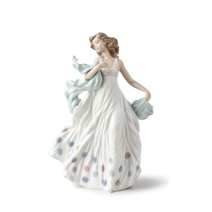 Summer Serenade Woman Figurine in Lladró