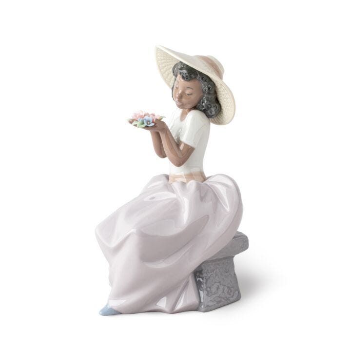 Sweet Fragrance Girl Figurine in Lladró