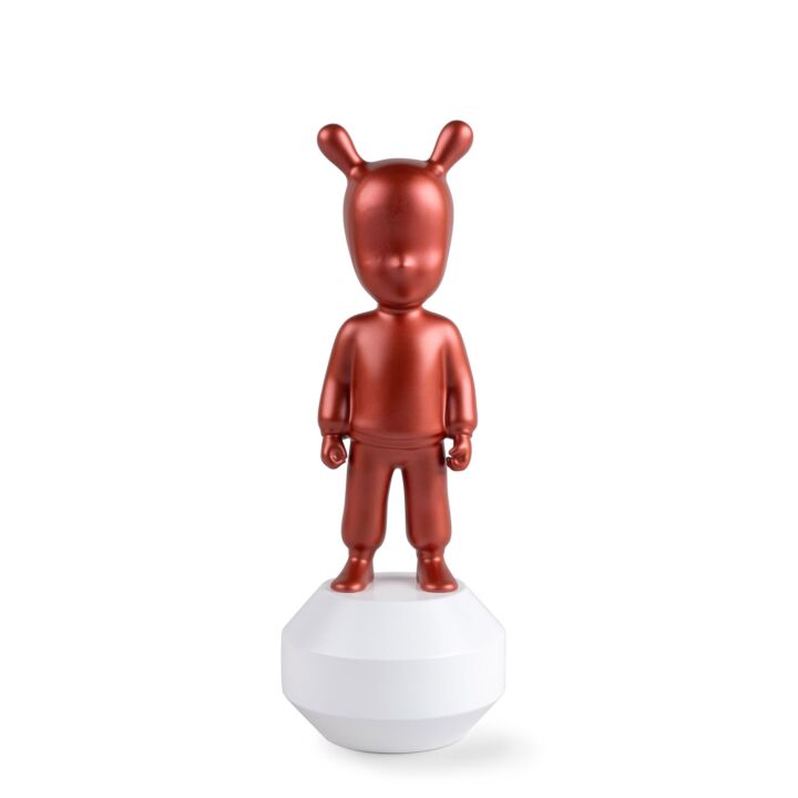 The metallic red Guest Figurine. Small Model in Lladró