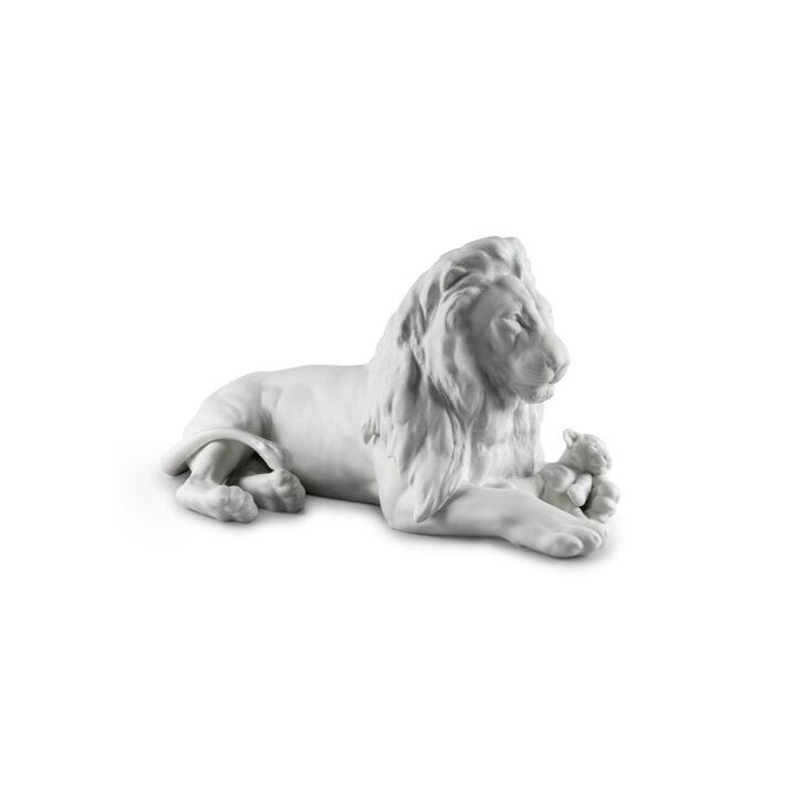 Lion with Cub Figurine in Lladró