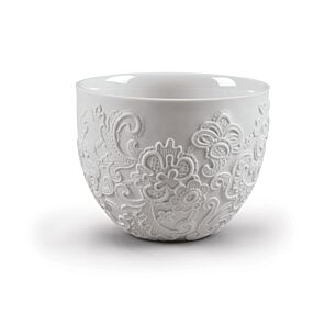 Lace cup