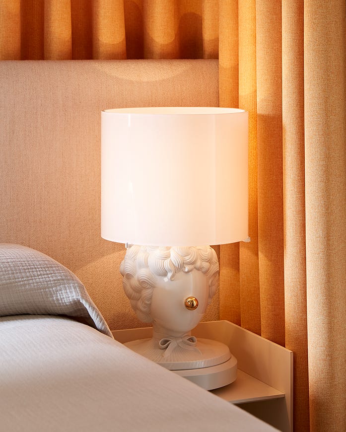 Ambientation of the Clouwn Table lamp