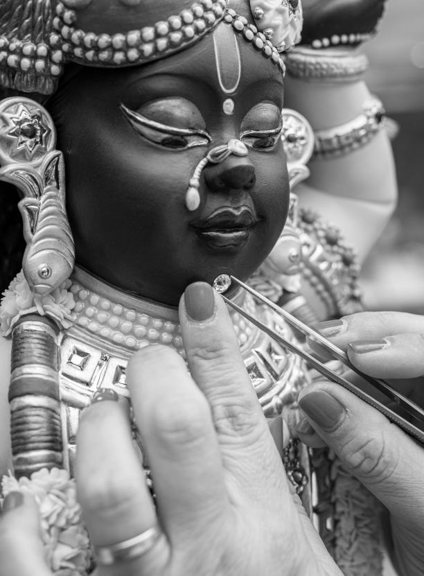 Handcrafted process of the sculpture