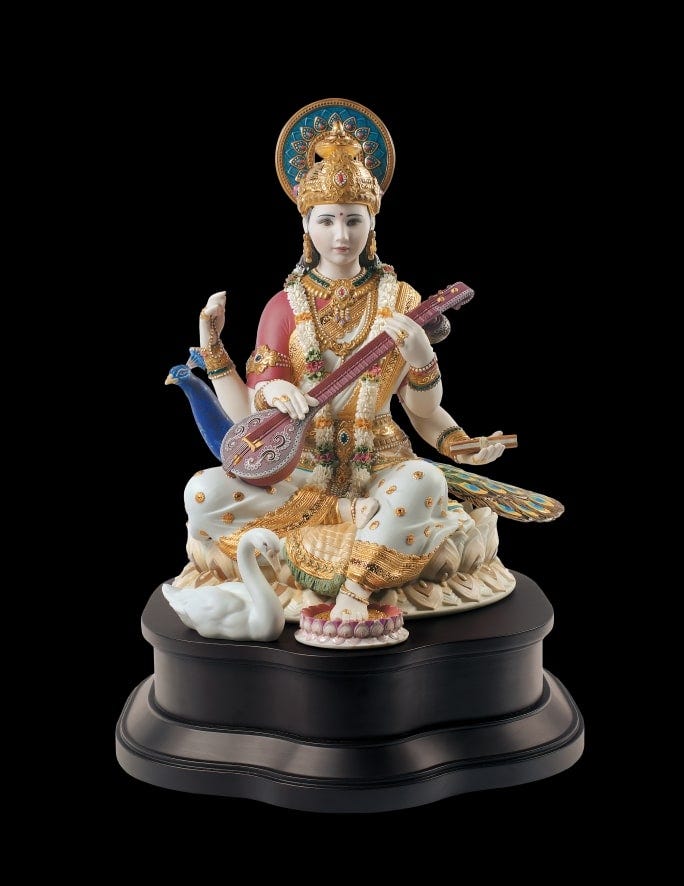 Escultura de Saraswati